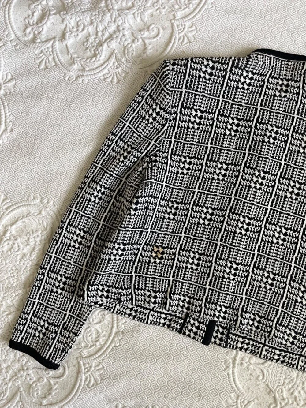 St. John Collection Old Money Abstract Houndstooth Black + White Knit Jacket 8